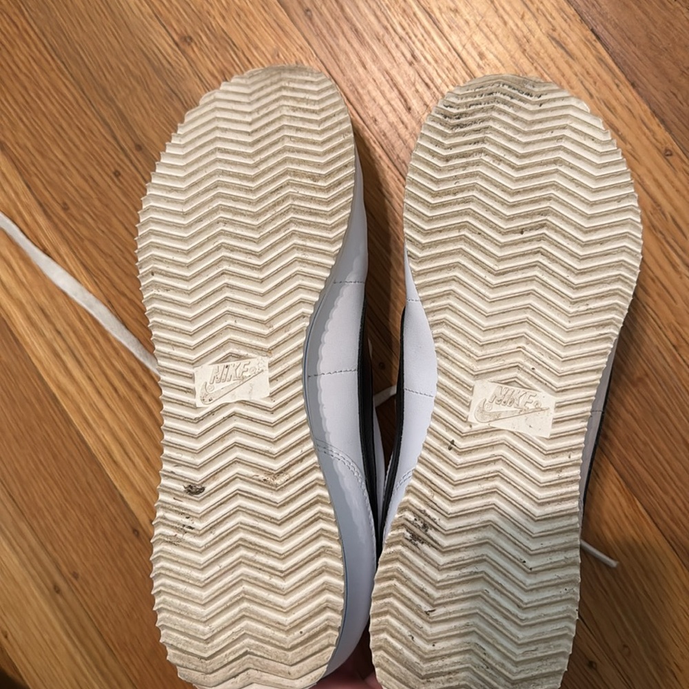 Nike women’s Cortez leather shoes in white and blue size 7.5 - Picture 5 of 5